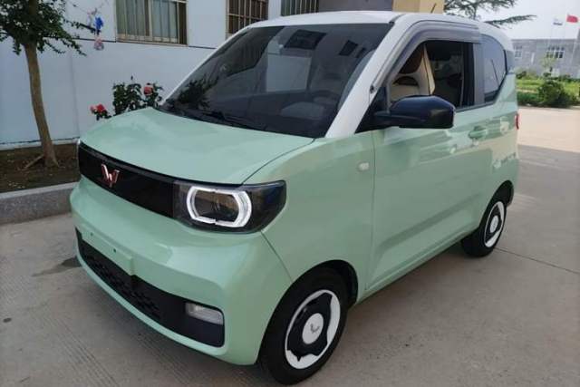 Ojetý Wuling Hongguang MINIEV 2021 Macaron Premium Model – Lithium Iron Phosphate