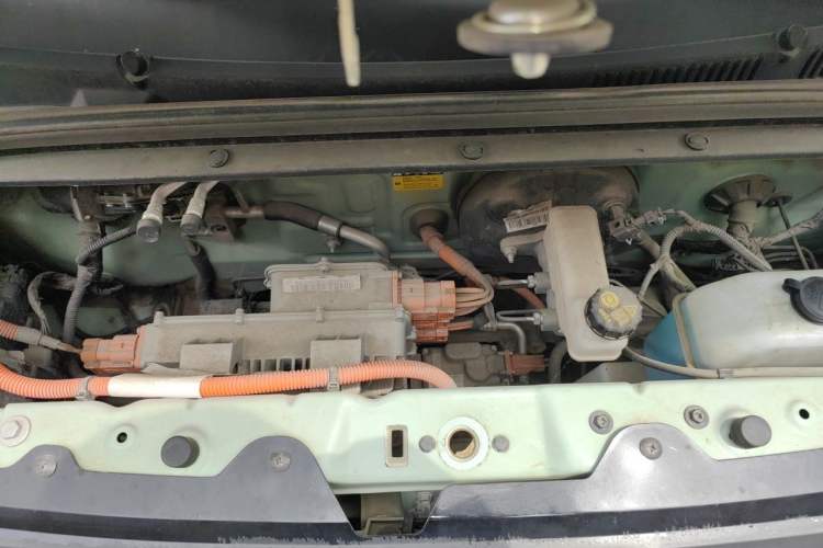 Used Wuling Hongguang MINIEV 2021 Macaron Fashion Model Lithium Iron Phosphate Engine Bay