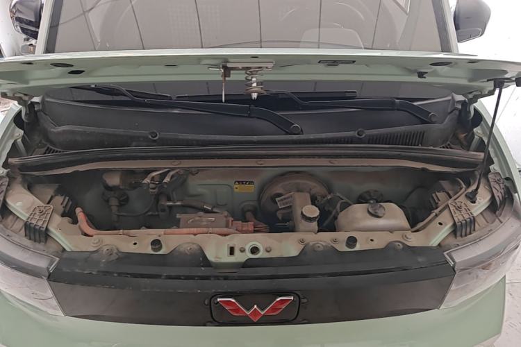 Used Wuling Hongguang MINIEV 2021 Macaron Fashion Model Lithium Iron Phosphate Engine Bay