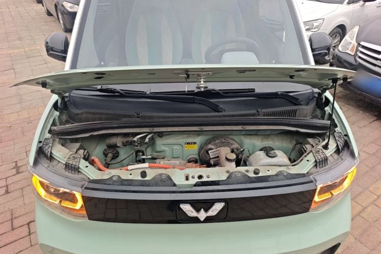Used Wuling Hongguang MINIEV 2021 Macaron Fashion Model Lithium Iron Phosphate Engine Bay