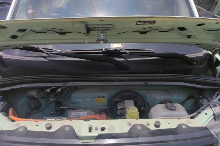 Used Wuling Hongguang MINIEV 2021 Macaron Sandwich Model 120 km Lithium NMC Engine Bay