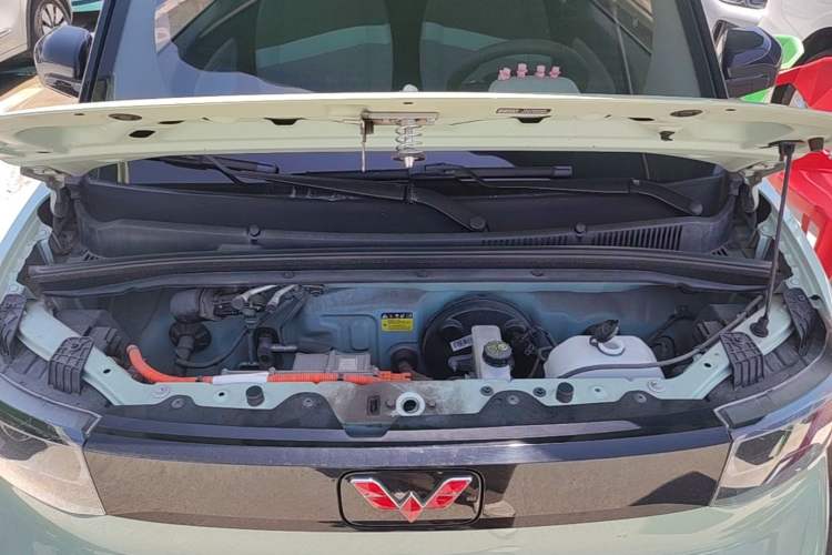 Used Wuling Hongguang MINIEV 2021 Macaron Premium Model – Lithium-NMC Engine Bay