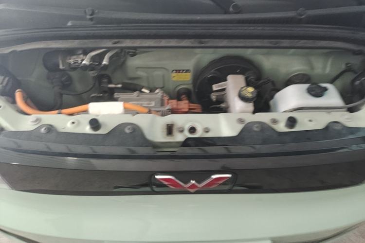 Used Wuling Hongguang MINIEV 2021 Macaron Fashion Model Lithium Iron Phosphate Engine Bay