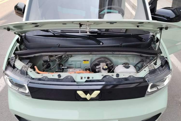 Used Wuling Hongguang MINIEV 2021 Macaron Fashion Edition Lithium-Ion Battery Engine Bay