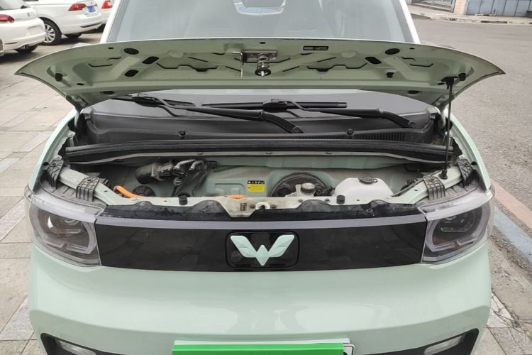 Used Wuling Hongguang MINIEV 2021 Macaron Sandwich Model 120 km Lithium NMC Engine Bay