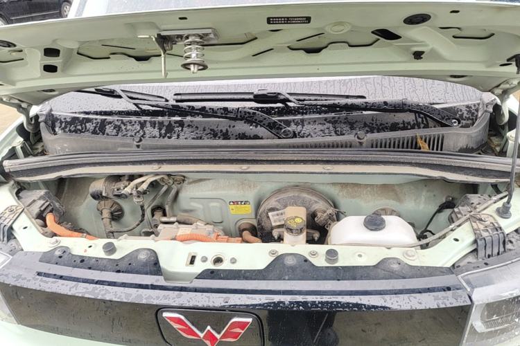 Used Wuling Hongguang MINIEV 2021 Macaron Fashion Model Lithium Iron Phosphate Engine Bay