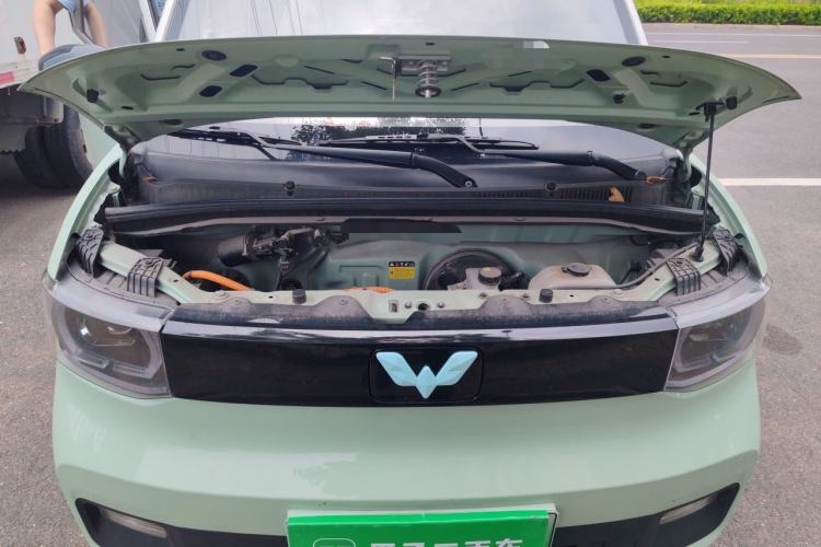 Used Wuling Hongguang MINIEV 2021 Macaron Fashion Model Lithium Iron Phosphate Engine Bay