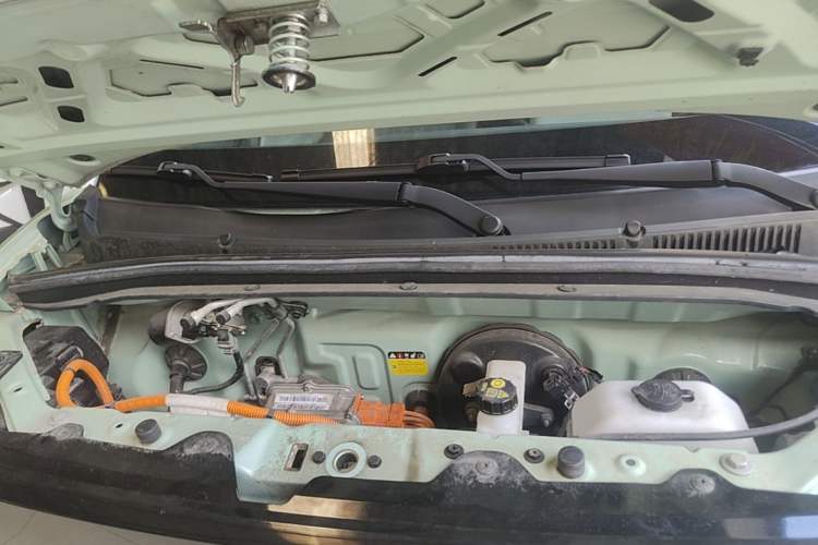 Used Wuling Hongguang MINIEV 2021 Macaron Fashion Edition Lithium-Ion Battery Engine Bay