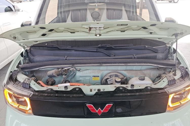 Used Wuling Hongguang MINIEV 2021 Macaron Fashion Model Lithium Iron Phosphate Engine Bay