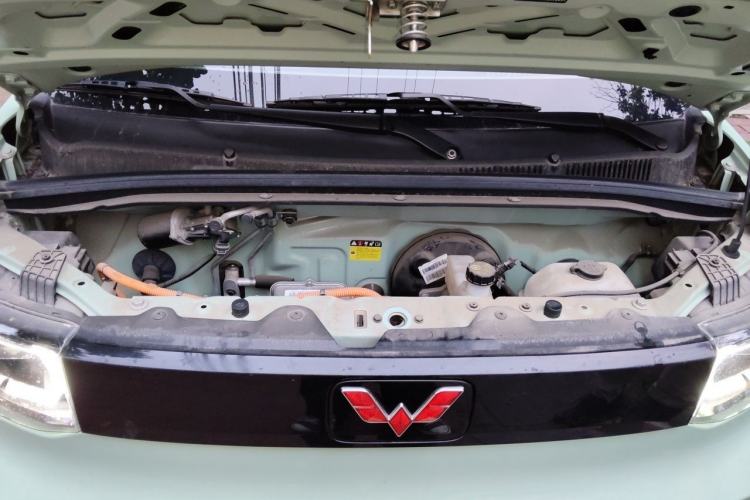 Used Wuling Hongguang MINIEV 2021 Macaron Fashion Model Lithium Iron Phosphate Engine Bay