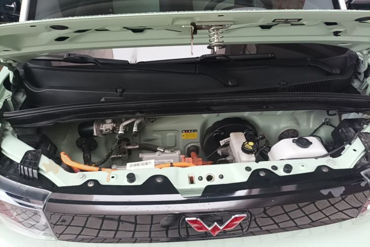 Used Wuling Hongguang MINIEV 2021 Macaron Sandwich Model 170 km Lithium Iron Phosphate Engine Bay