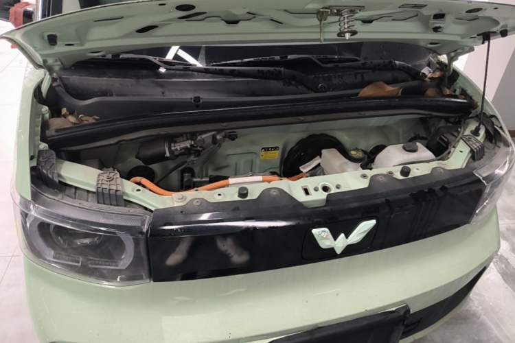 Used Wuling Hongguang MINIEV 2021 Macaron Premium Model – Lithium Iron Phosphate Engine Bay