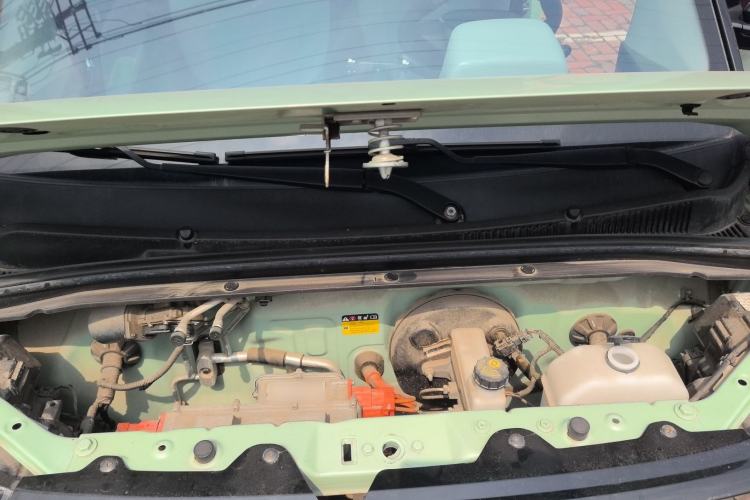 Used Wuling Hongguang MINIEV 2021 Macaron Fashion Model Lithium Iron Phosphate Engine Bay