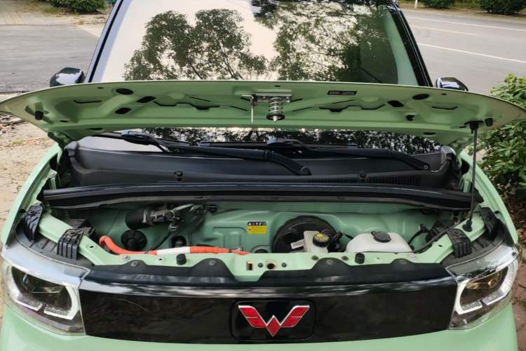 Used Wuling Hongguang MINIEV 2021 Macaron Premium Model – Lithium Iron Phosphate Engine Bay