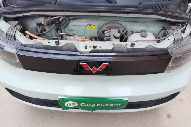 Used Wuling Hongguang MINIEV 2021 Macaron Fashion Model Lithium Iron Phosphate Engine Bay