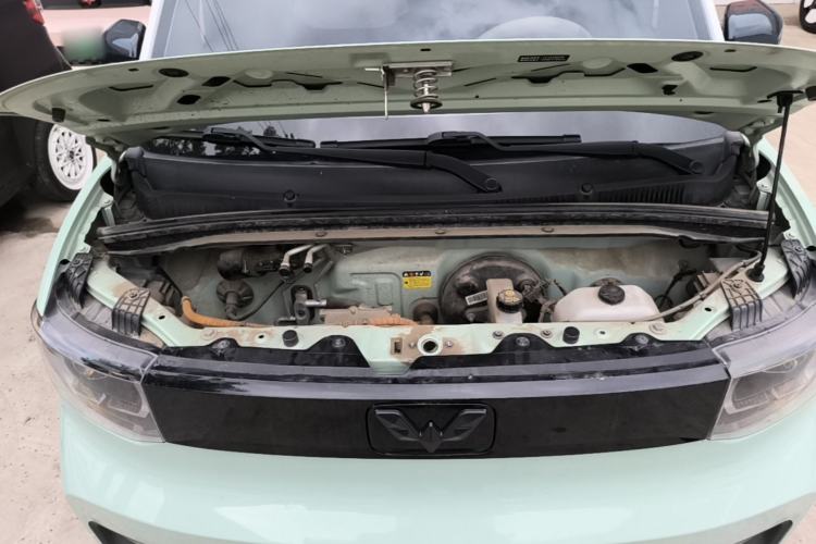 Used Wuling Hongguang MINIEV 2021 Macaron Fashion Model Lithium Iron Phosphate Engine Bay