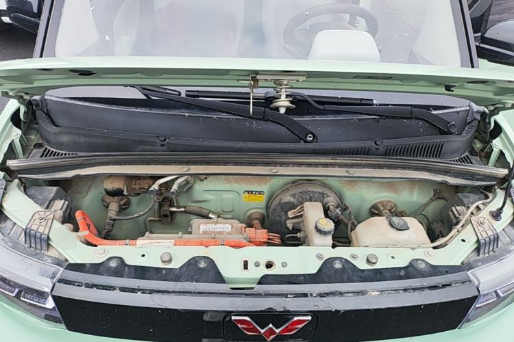 Used Wuling Hongguang MINIEV 2021 Macaron Fashion Model Lithium Iron Phosphate Engine Bay