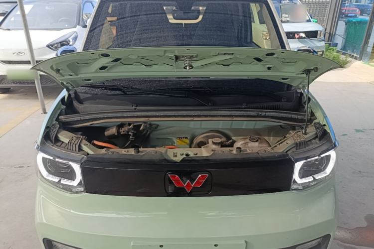Used Wuling Hongguang MINIEV 2021 Macaron Fashion Model Lithium Iron Phosphate Engine Bay