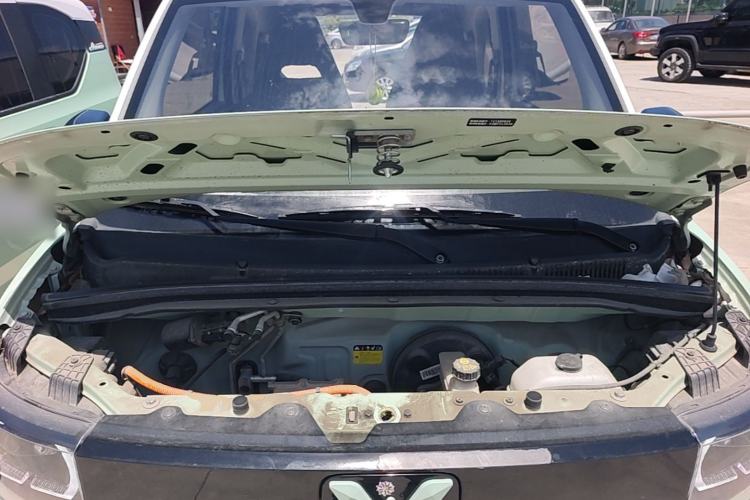 Used Wuling Hongguang MINIEV 2021 Macaron Fashion Model Lithium Iron Phosphate Engine Bay