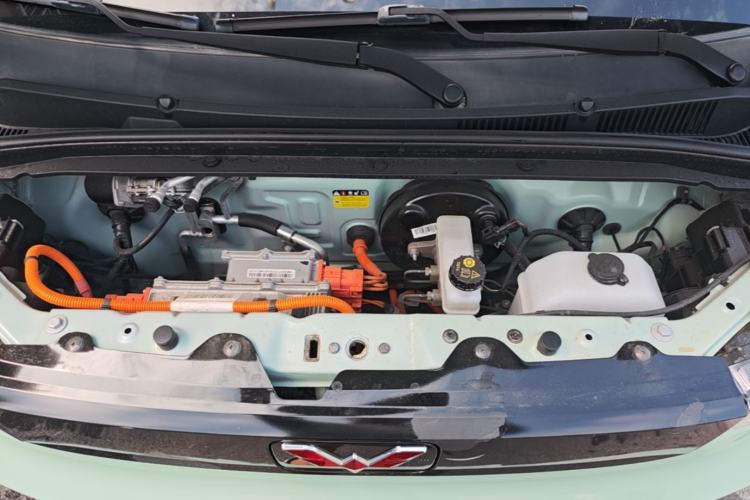 Used Wuling Hongguang MINIEV 2021 Macaron Fashion Model Lithium Iron Phosphate Engine Bay