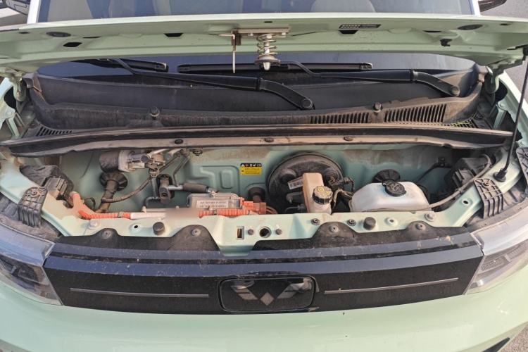 Used Wuling Hongguang MINIEV 2021 Macaron Sandwich Model 170 km Lithium Iron Phosphate Engine Bay