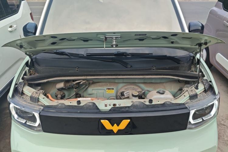 Used Wuling Hongguang MINIEV 2021 Macaron Sandwich Model 120 km Lithium NMC Engine Bay