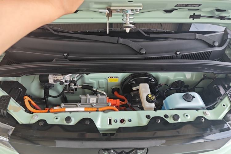 Used Wuling Hongguang MINIEV 2021 Macaron Premium Model – Lithium Iron Phosphate Engine Bay