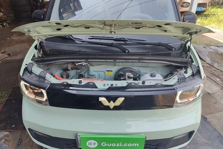 Used Wuling Hongguang MINIEV 2021 Macaron Fashion Model Lithium Iron Phosphate Engine Bay