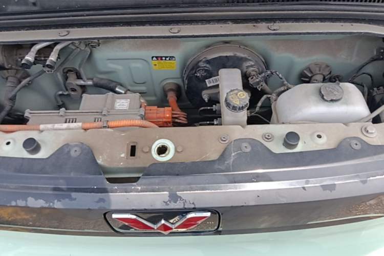 Used Wuling Hongguang MINIEV 2021 Macaron Fashion Model Lithium Iron Phosphate Engine Bay