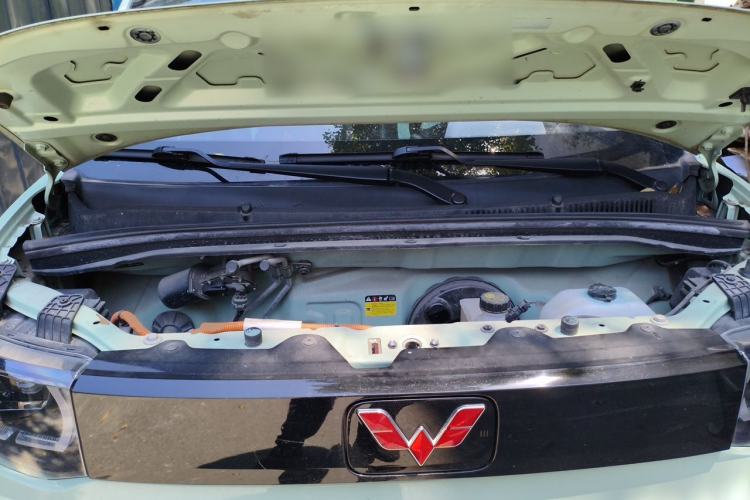 Used Wuling Hongguang MINIEV 2021 Macaron Fashion Model Lithium Iron Phosphate Engine Bay