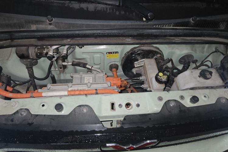 Used Wuling Hongguang MINIEV 2021 Macaron Fashion Model Lithium Iron Phosphate Engine Bay