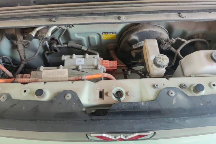 Used Wuling Hongguang MINIEV 2021 Macaron Fashion Edition Lithium-Ion Battery Engine Bay