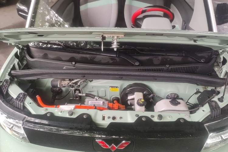 Used Wuling Hongguang MINIEV 2021 Macaron Premium Model – Lithium Iron Phosphate Engine Bay
