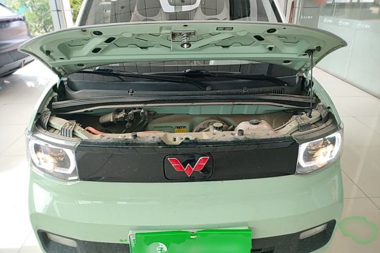 Used Wuling Hongguang MINIEV 2021 Macaron Fashion Model Lithium Iron Phosphate Engine Bay