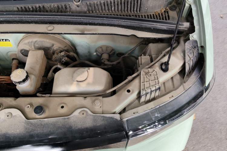 Used Wuling Hongguang MINIEV 2021 Macaron Fashion Model Lithium Iron Phosphate Engine Bay Left