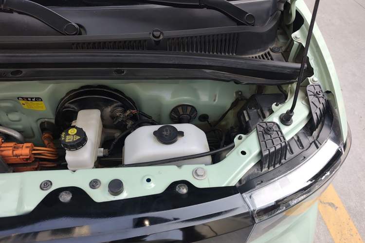 Used Wuling Hongguang MINIEV 2021 Macaron Premium Model – Lithium-NMC Engine Bay Left