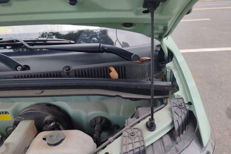 Used Wuling Hongguang MINIEV 2021 Macaron Fashion Model Lithium Iron Phosphate Engine Bay Left