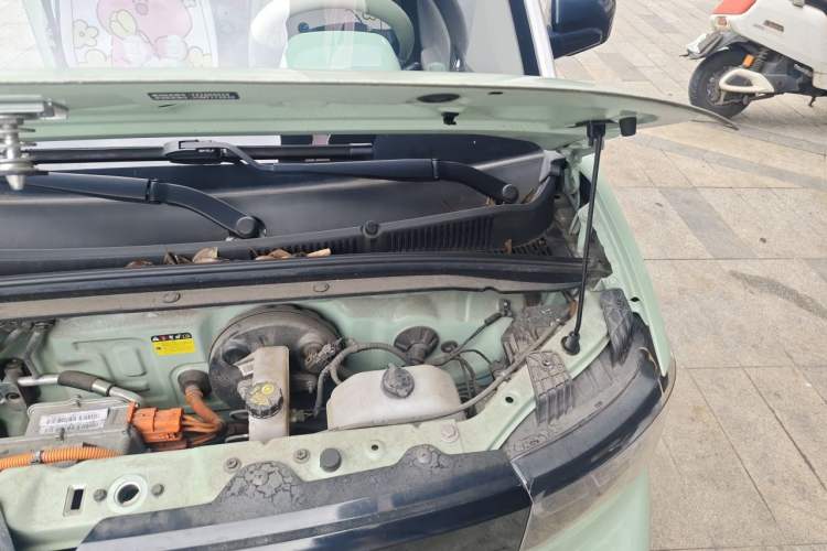 Used Wuling Hongguang MINIEV 2021 Macaron Premium Model – Lithium Iron Phosphate Engine Bay Left