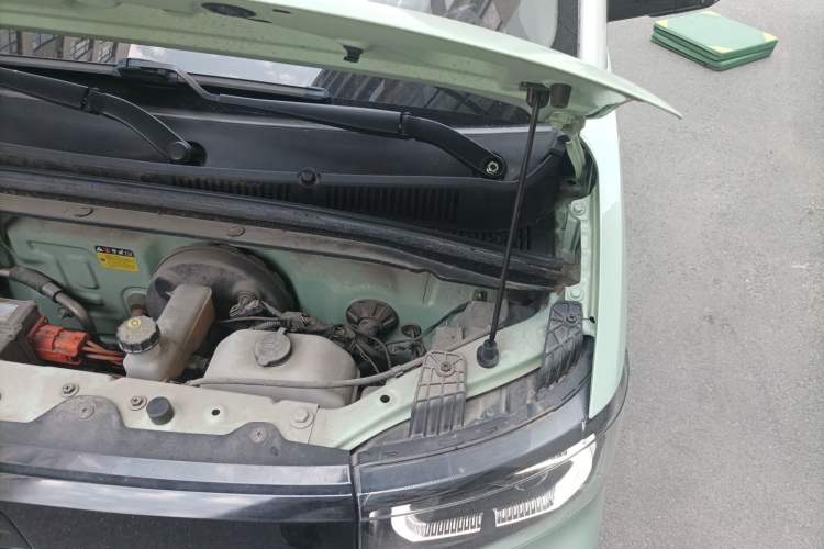 Used Wuling Hongguang MINIEV 2021 Macaron Premium Model – Lithium Iron Phosphate Engine Bay Left
