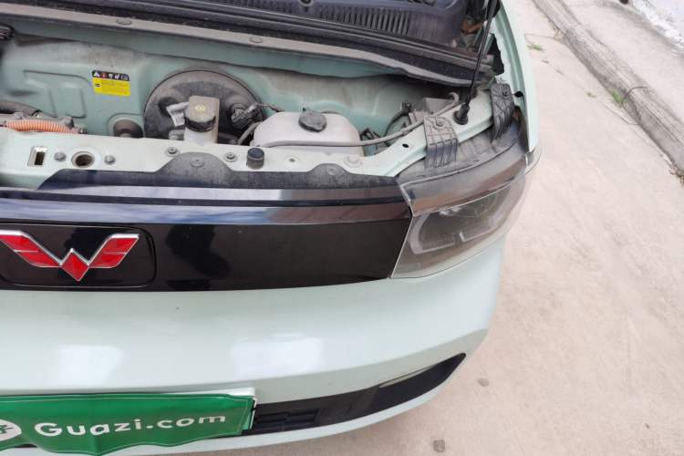 Used Wuling Hongguang MINIEV 2021 Macaron Fashion Model Lithium Iron Phosphate Engine Bay Left