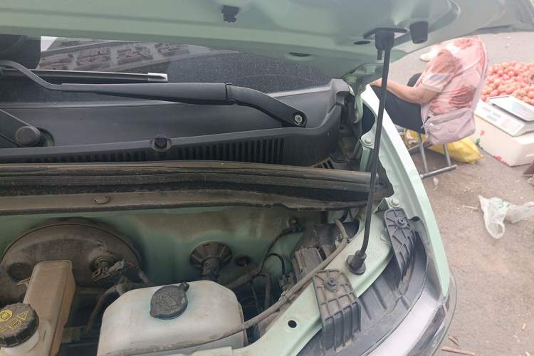 Used Wuling Hongguang MINIEV 2021 Macaron Fashion Model Lithium Iron Phosphate Engine Bay Left