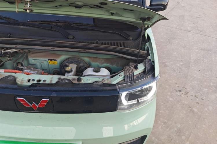 Used Wuling Hongguang MINIEV 2021 Macaron Fashion Model Lithium Iron Phosphate Engine Bay Left