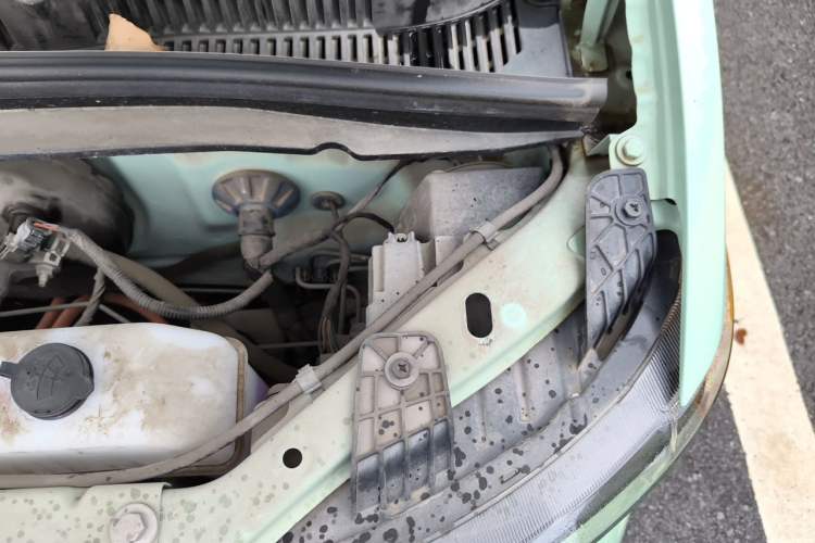 Used Wuling Hongguang MINIEV 2021 Macaron Fashion Edition Lithium-Ion Battery Engine Bay Left