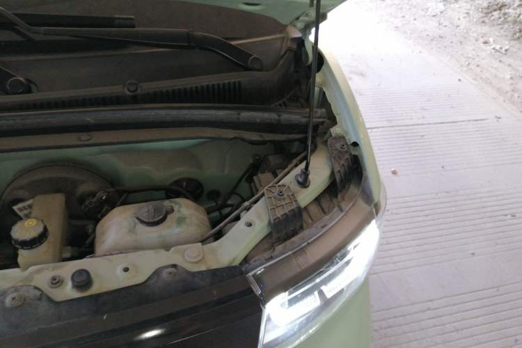 Used Wuling Hongguang MINIEV 2021 Macaron Premium Model – Lithium Iron Phosphate Engine Bay Left