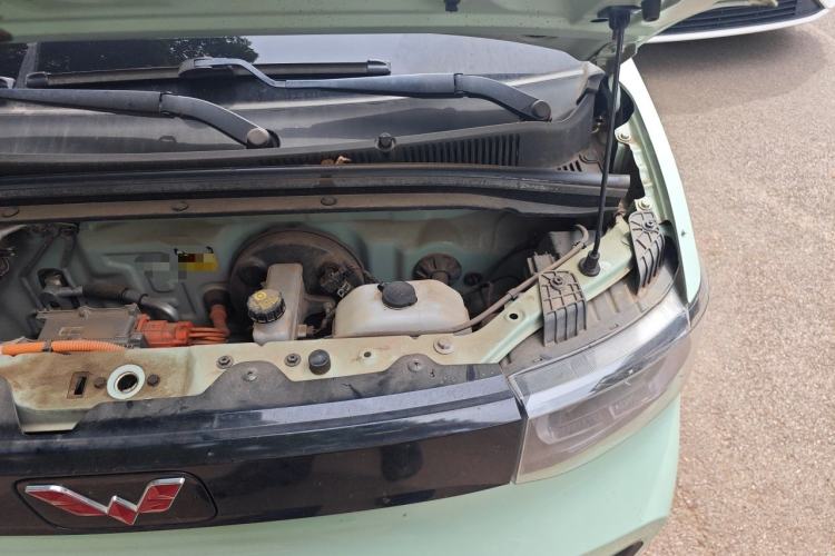 Used Wuling Hongguang MINIEV 2021 Macaron Fashion Model Lithium Iron Phosphate Engine Bay Left