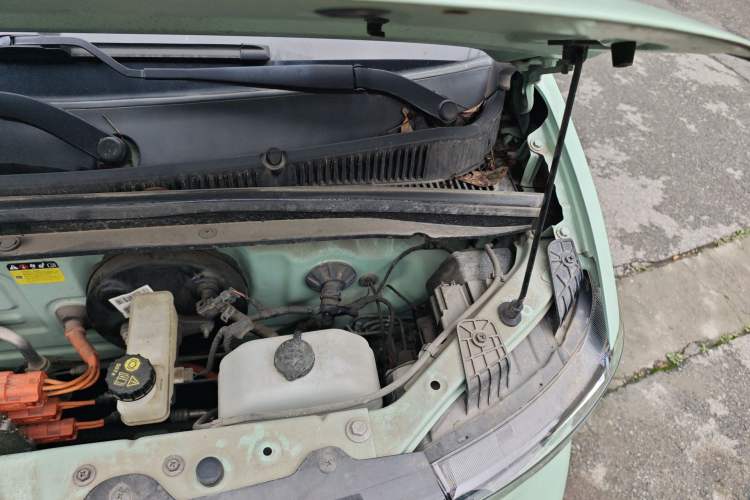 Used Wuling Hongguang MINIEV 2021 Macaron Premium Model – Lithium-NMC Engine Bay Left