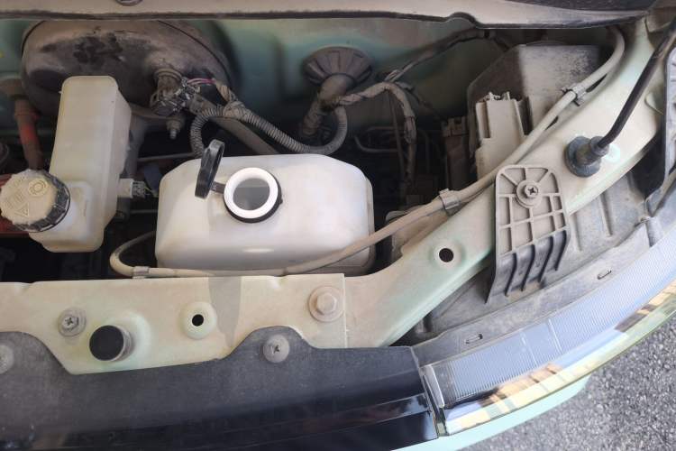 Used Wuling Hongguang MINIEV 2021 Macaron Fashion Model Lithium Iron Phosphate Engine Bay Left