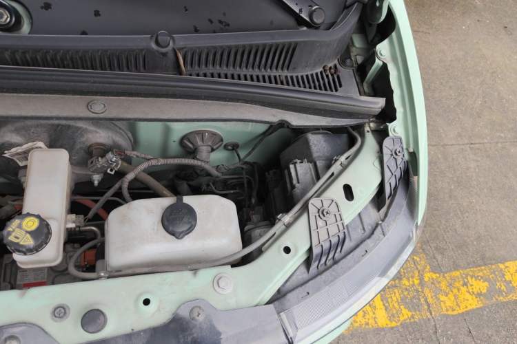 Used Wuling Hongguang MINIEV 2021 Macaron Fashion Edition Lithium-Ion Battery Engine Bay Left