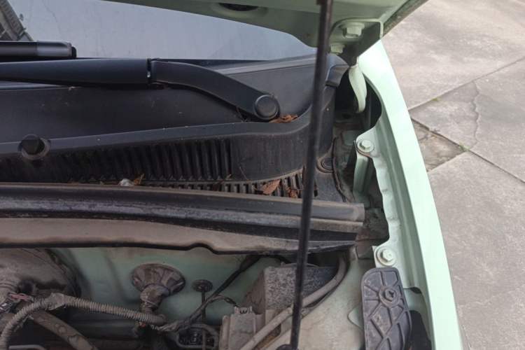 Used Wuling Hongguang MINIEV 2021 Macaron Fashion Model Lithium Iron Phosphate Engine Bay Left