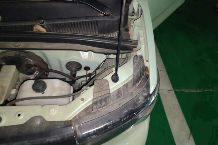 Used Wuling Hongguang MINIEV 2021 Macaron Fashion Model Lithium Iron Phosphate Engine Bay Left